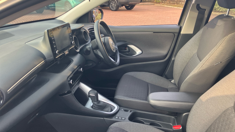 Toyota Yaris 1.5 Hybrid Design 5dr CVT Hybrid Hatchback